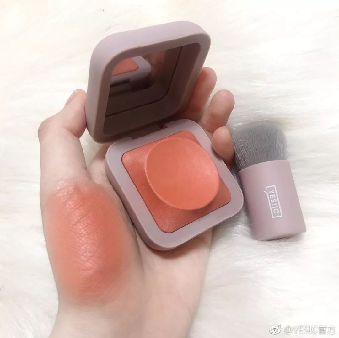 这些美妆潮品你最想拿走哪一个,这些网红化妆品还能用吗