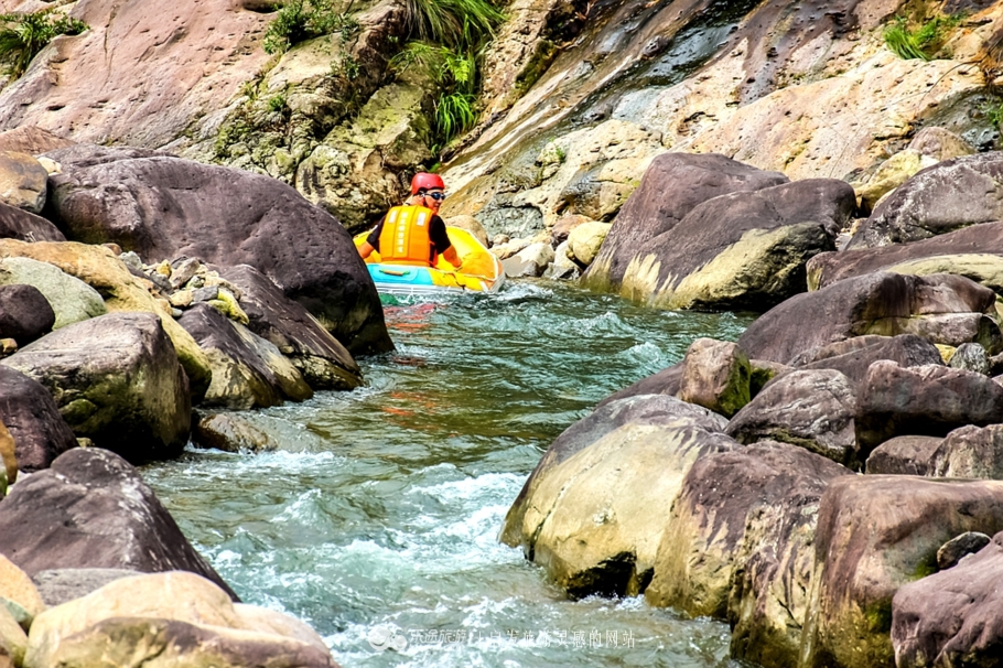 安吉高铁站到浙北漂流乘车,周末去安吉浙北大峡谷漂流人多吗