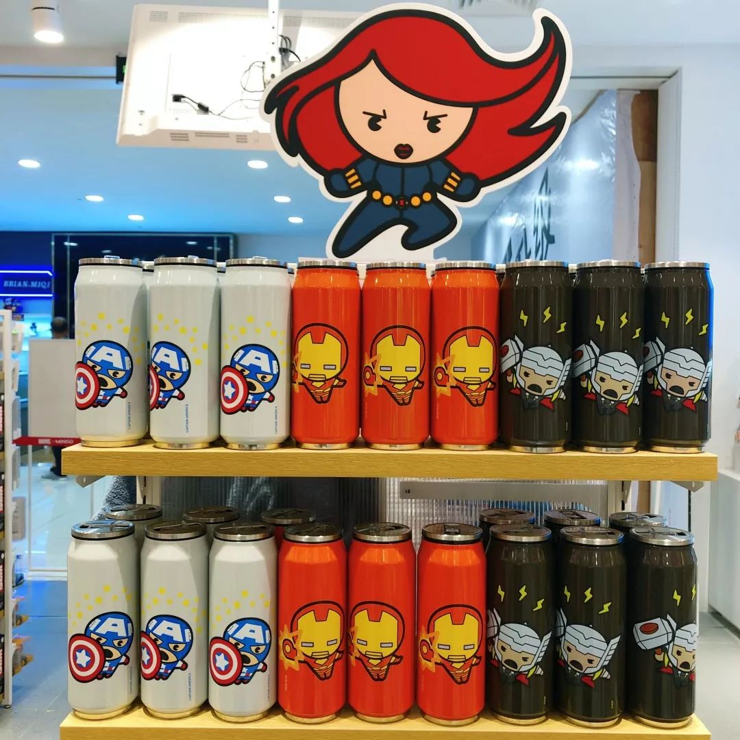 已实测！成都人吃了26年的廖记棒棒鸡开卖中式汉堡！10多块钱居然能买正版漫威...这一波跨界骚操作你打几分？