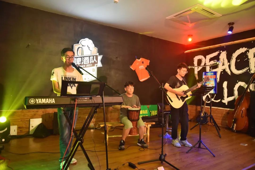 西海岸啤酒城音乐,金沙滩音乐主题酒吧