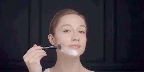 面膜敷起来好舒服,敷着面膜很舒服