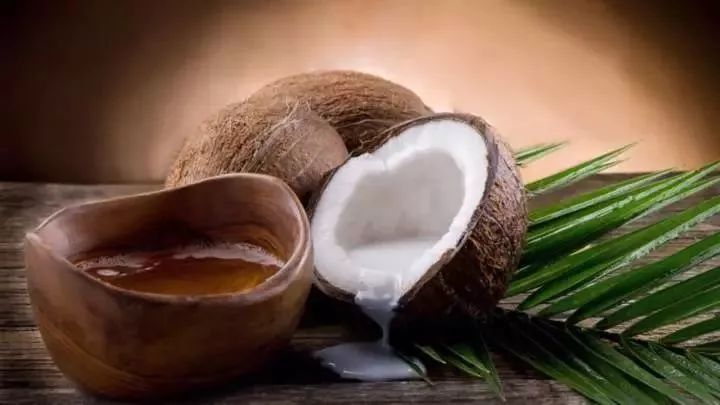 治脚气干裂起皮用什么药膏,有这个方子来治脚气就不怕复发