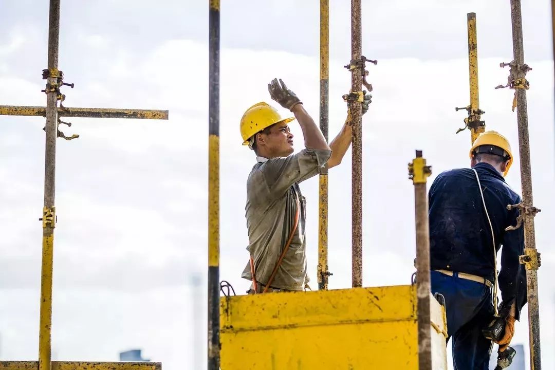 十二时辰工地,建筑工人的十二时辰