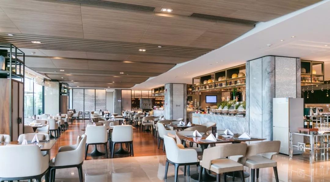 超豪华星级体验自助！129元即可体验360°江景环绕