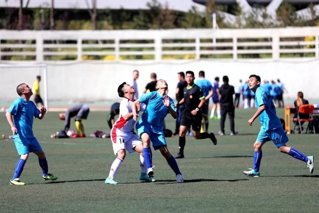 喜讯足球比赛冠军,喜报战报