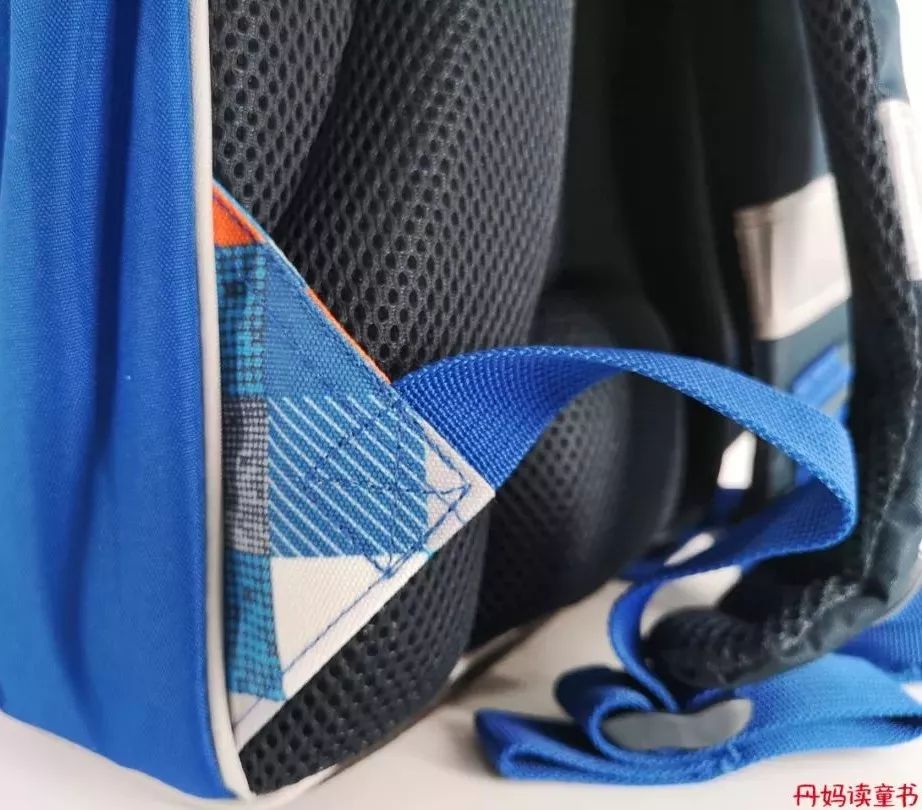 背背佳矫正驼背书包,驼背书包怎么挑选