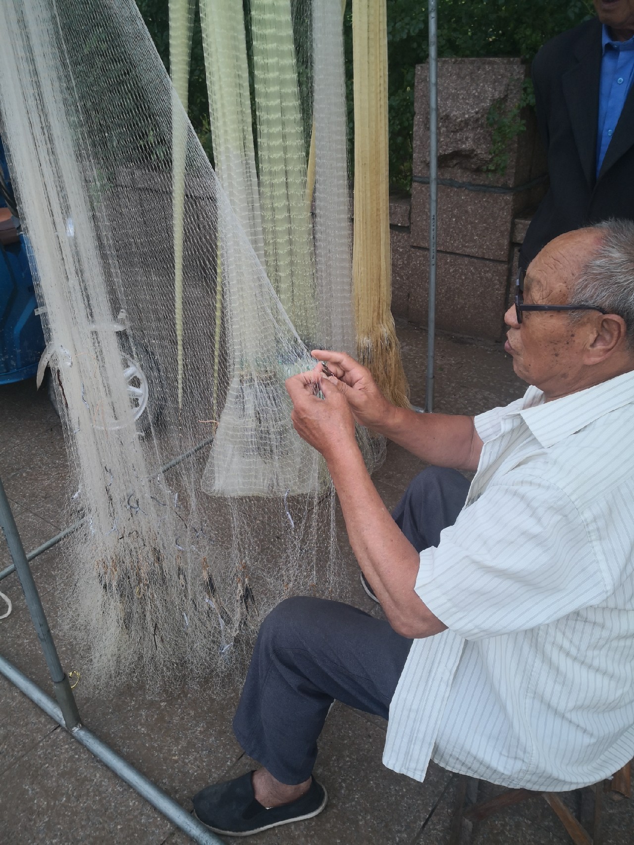 夕阳西下钓鱼人,夕阳西下钓鱼人在河边