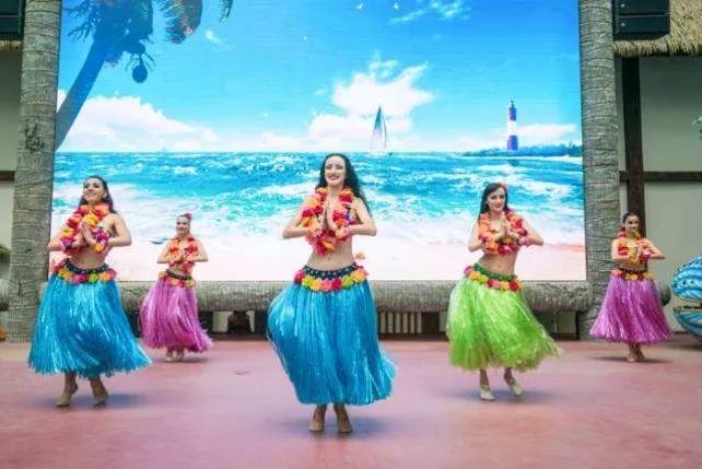 五龙潭泼水节全景图,济南五龙潭第八届泼水节