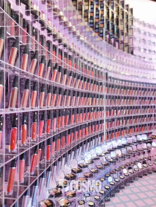 美人计|龙妈竟然用中国眼影化妆？等不及看外国代购来中国买买买了