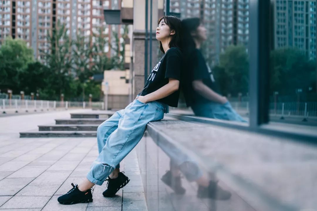 跑鞋鞋底黑科技,鞋底带刀的黑科技鞋