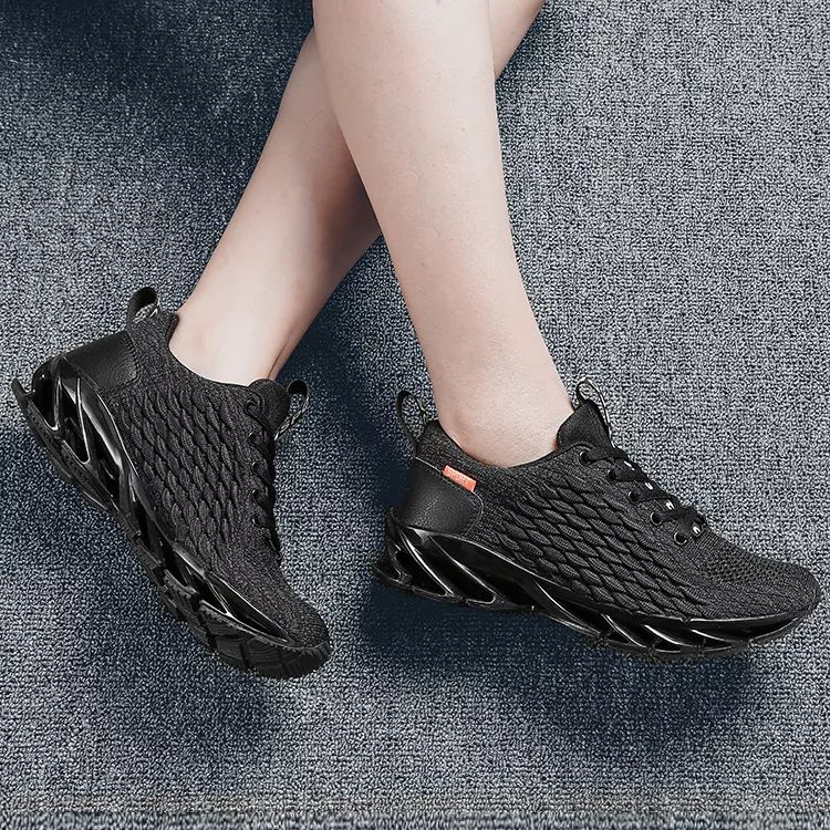 跑鞋鞋底黑科技,鞋底带刀的黑科技鞋