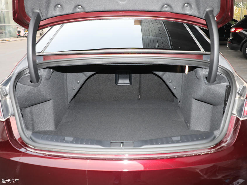 a4l对比林肯mkz,林肯mkz和奥迪a4l哪个档次高