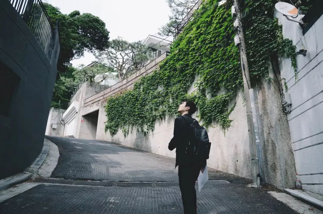 看完戛纳获奖电影《寄生虫》，秒get豪宅怎么设计才没有暴发户感