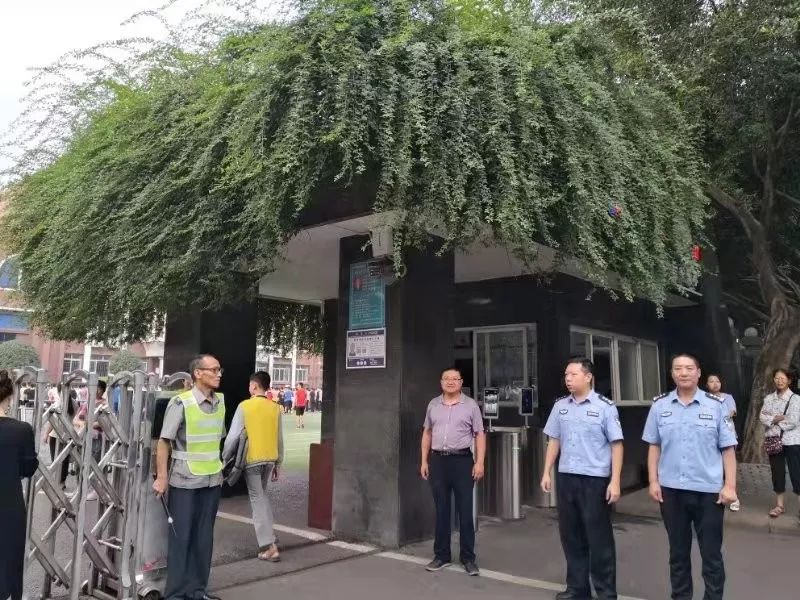 开学啦!璧山公安送来“平安礼”