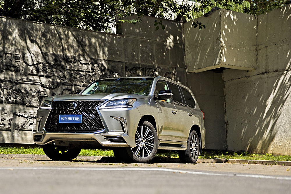 19款雷克萨斯lx570试驾巅峰版,雷克萨斯lx570黑曜巅峰限量版试驾
