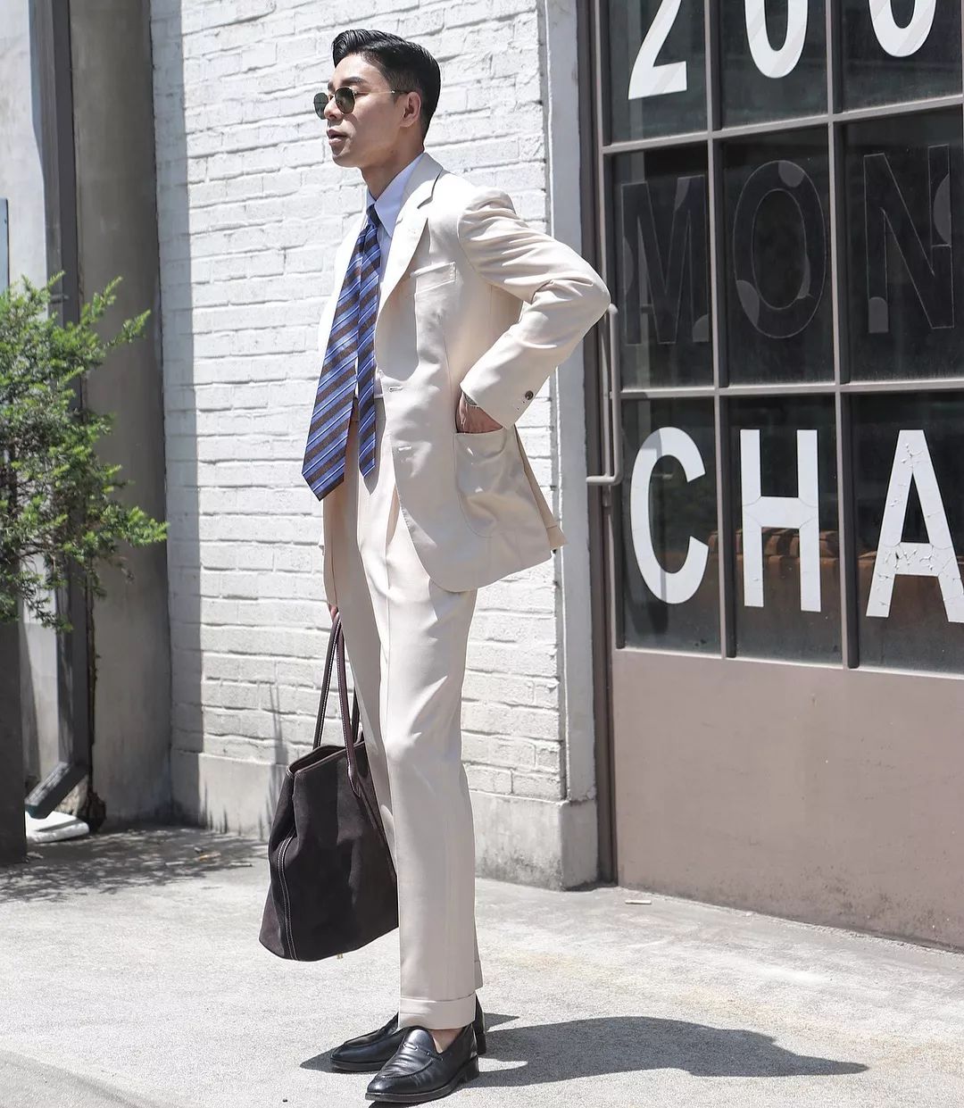 男人穿什么显得有钱,穿浅色裤子的男人性格