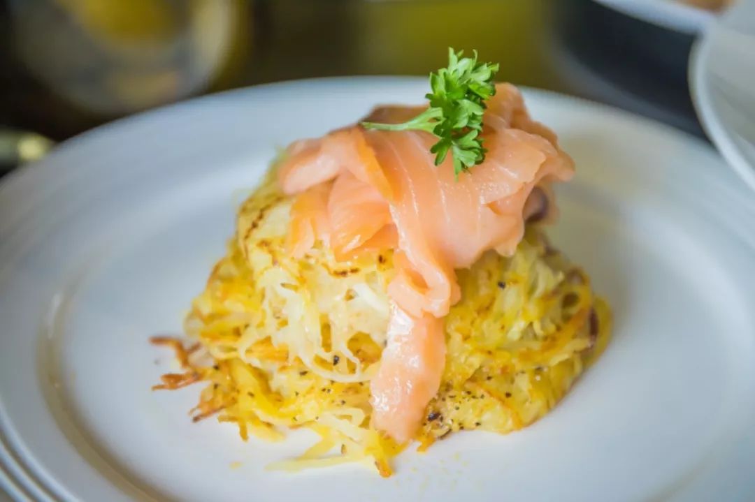 拿着3000的工资环游世界,没钱怎么去环游世界