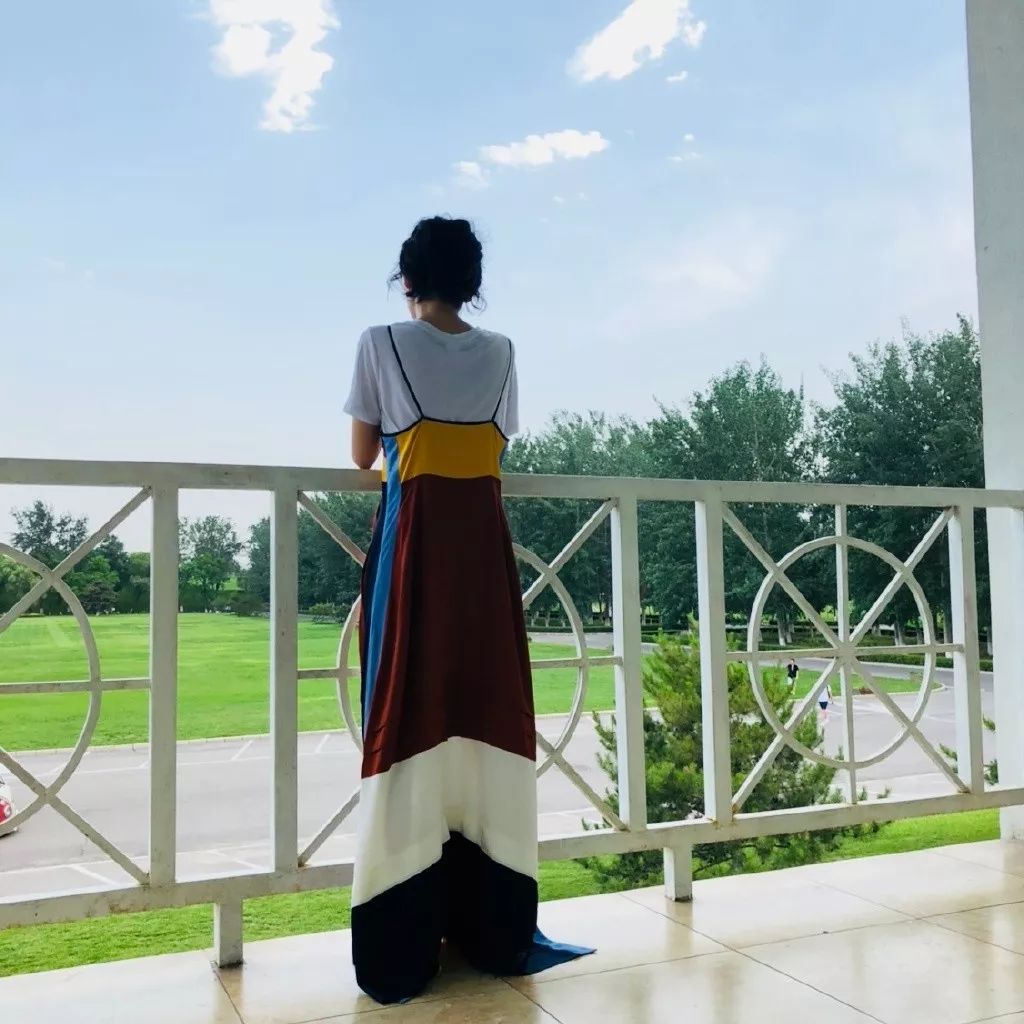 四款专属秋冬的慵懒发型,秋冬新款慵懒风宽松温柔