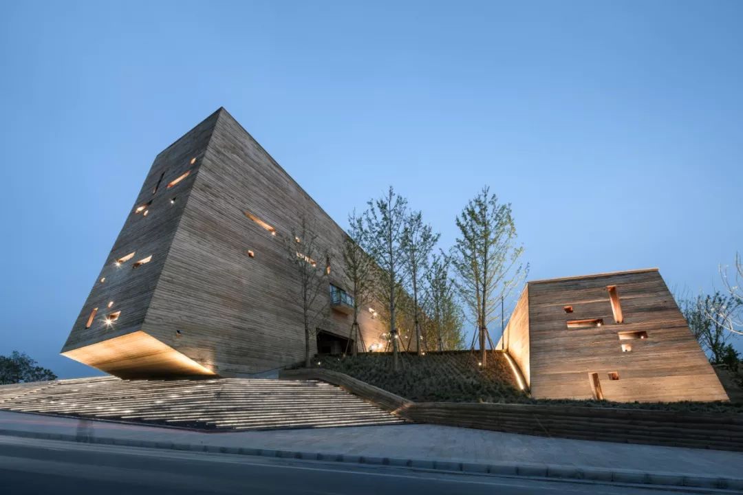 閮戝窞寤轰笟瓒崇悆灏忛晣娓稿涓績,閮戝窞寤轰笟瓒崇悆灏忛晣涓績