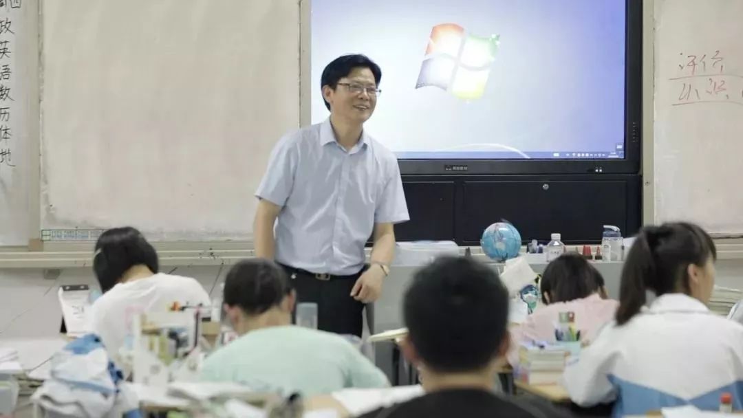 老师我想对您说一些悄悄话,老师我想对您说即兴口语