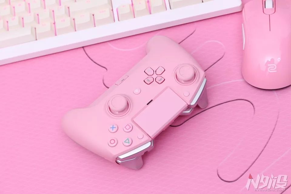 雷蛇razer游戏手柄测评,razer雷蛇飓兽竞技版ps4手柄