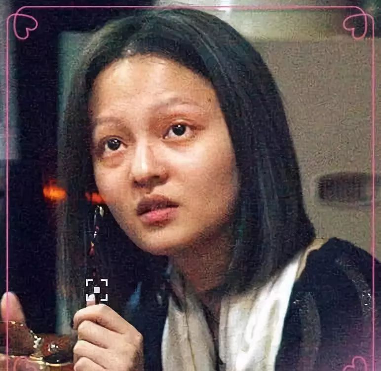 “过气”十年，凭什么她发个问号也能上热搜？