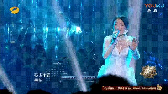 “过气”十年，凭什么她发个问号也能上热搜？