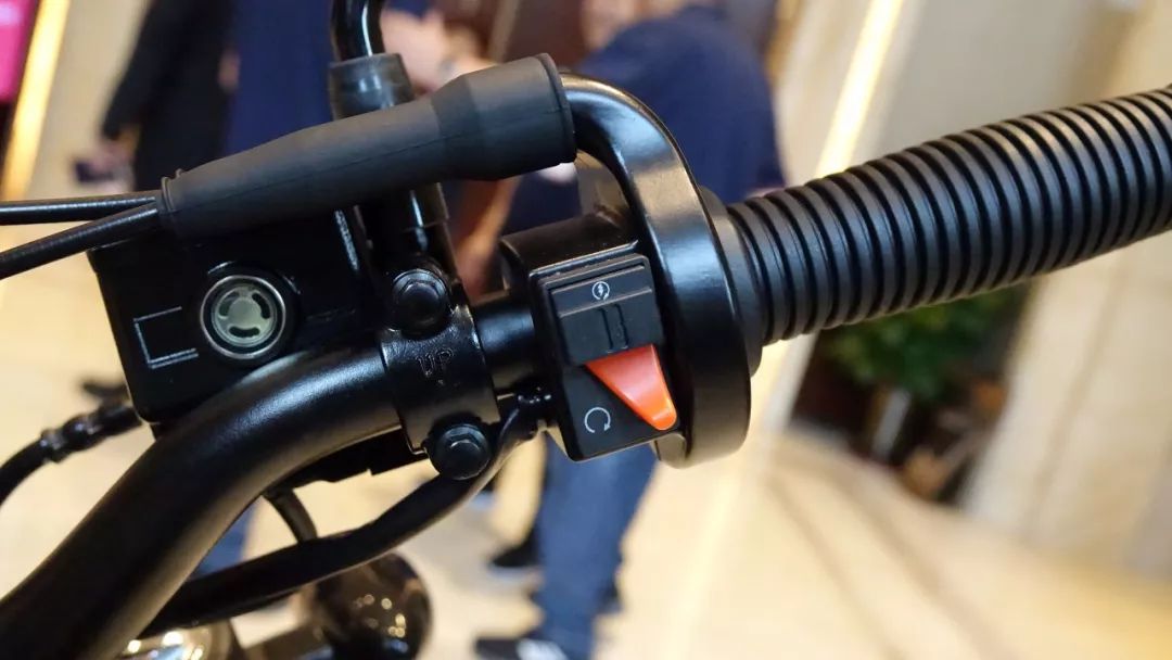 大韩轻骑gv300s经典版评测,高性价比二手巡航车报价