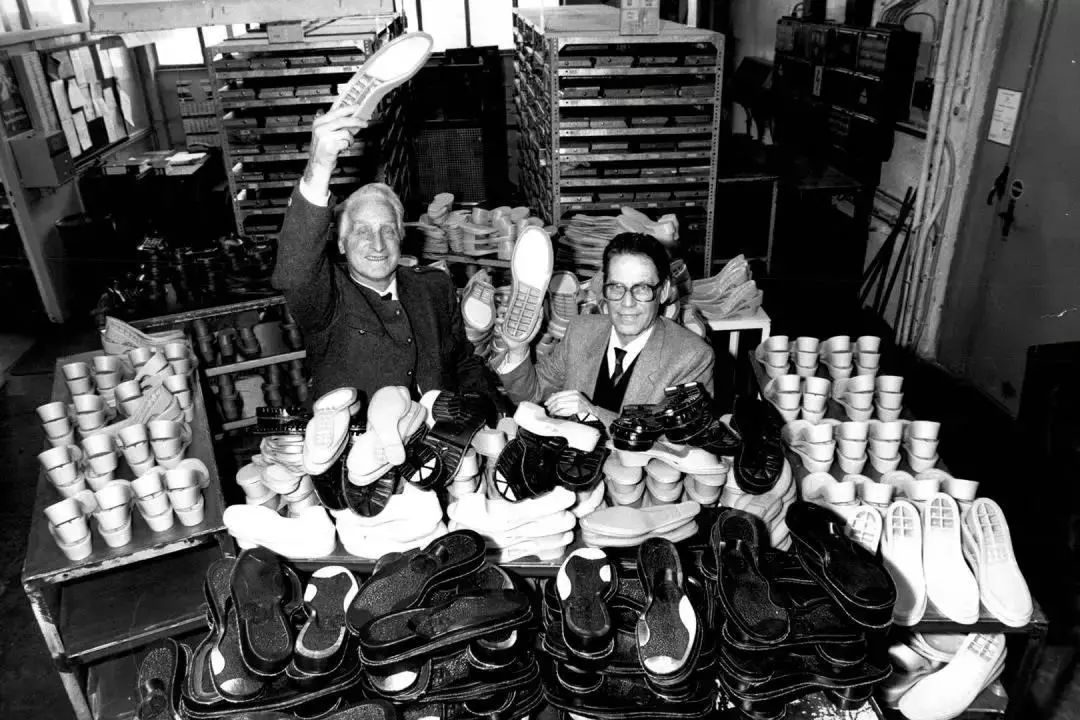 Jio热都要穿的马丁靴，作为辣妹的你得不得来一双嘛？