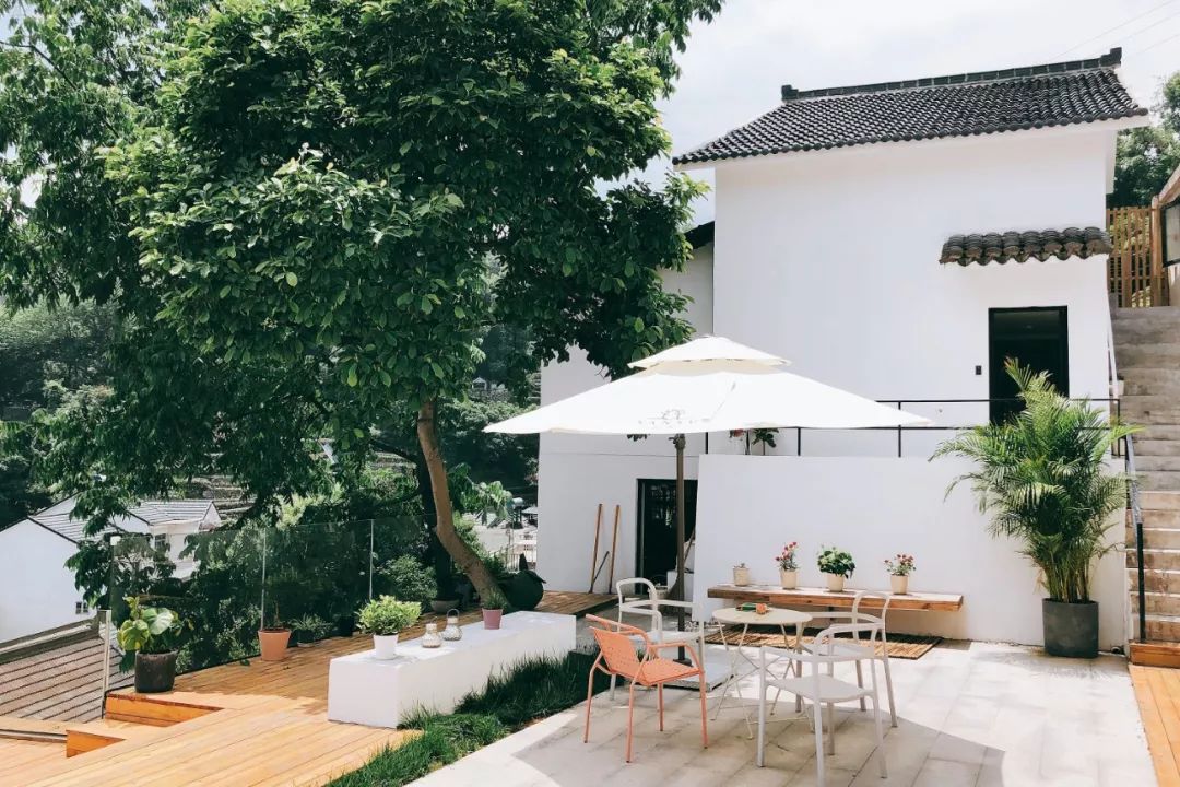 辞职后花100多万开民宿是什么体验,辞职开客栈合法吗