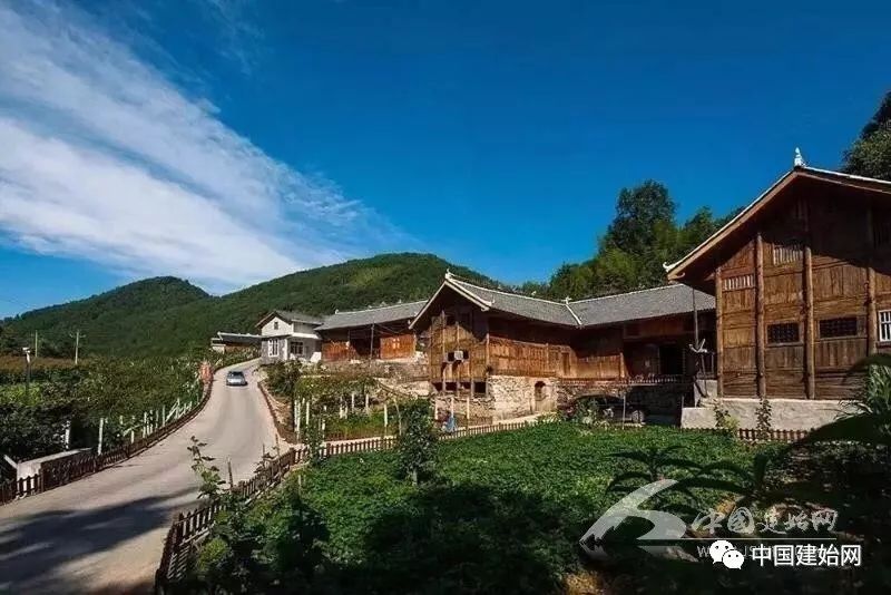 有一档大型公益节目正在建始拍摄，你家明昊小哥哥来助阵啦