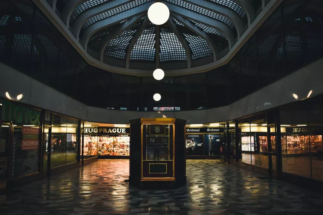 八方烟云:消失的报刊亭,和我落幕的公关生涯