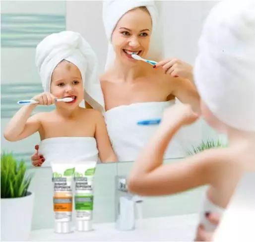 俄罗斯牙膏去黄牙怎么样,祛牙垢黄牙的牙膏国货之光