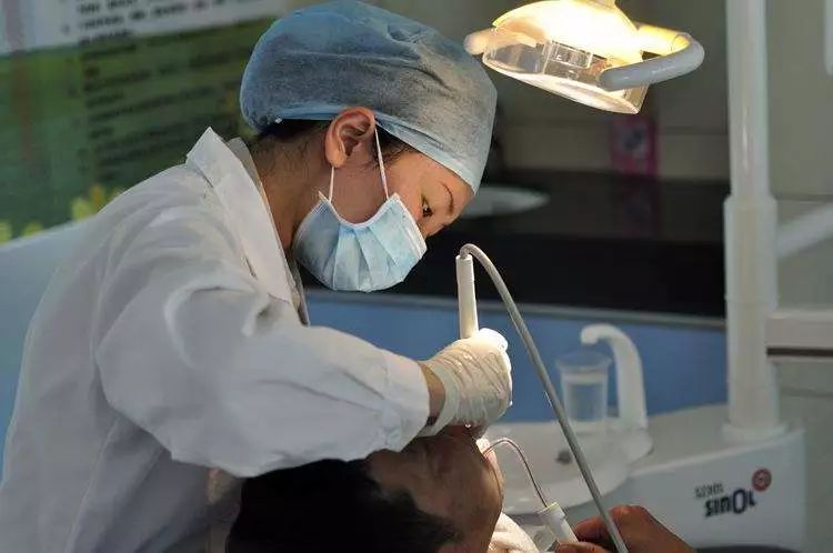 成人龋齿多且牙齿缺失,成年人龋齿有什么症状