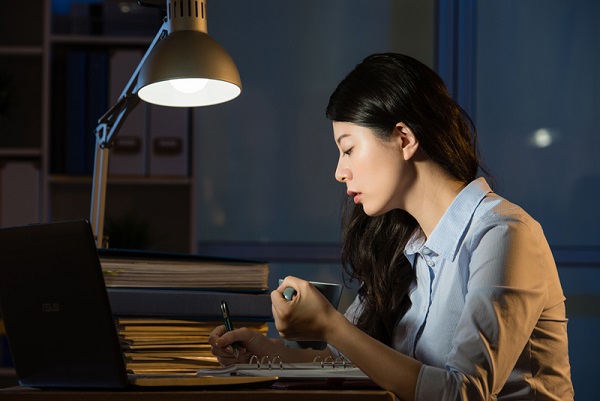 买护眼灯应该看什么参数,护眼灯型号推荐