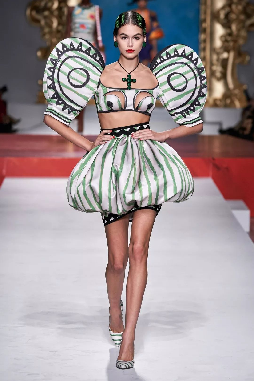 锁定每一个精彩时刻,锁定这8场秀就能包揽全年爆款