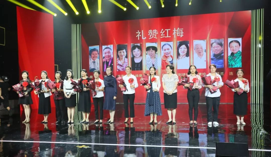 致敬曾经最美的芳华,最美芳华70年70人