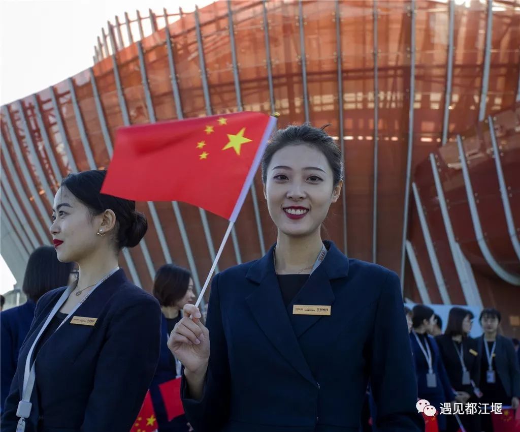 五星红旗同框感受,跟五星红旗合影感想