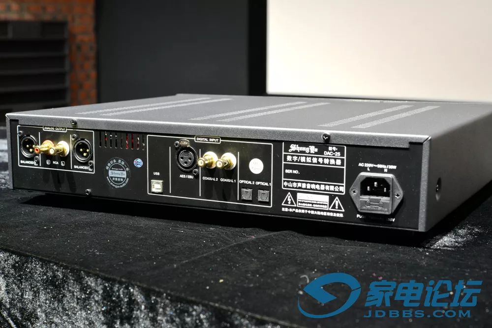 全能的解码“妖精”：声雅DAC25胆石结合解码器