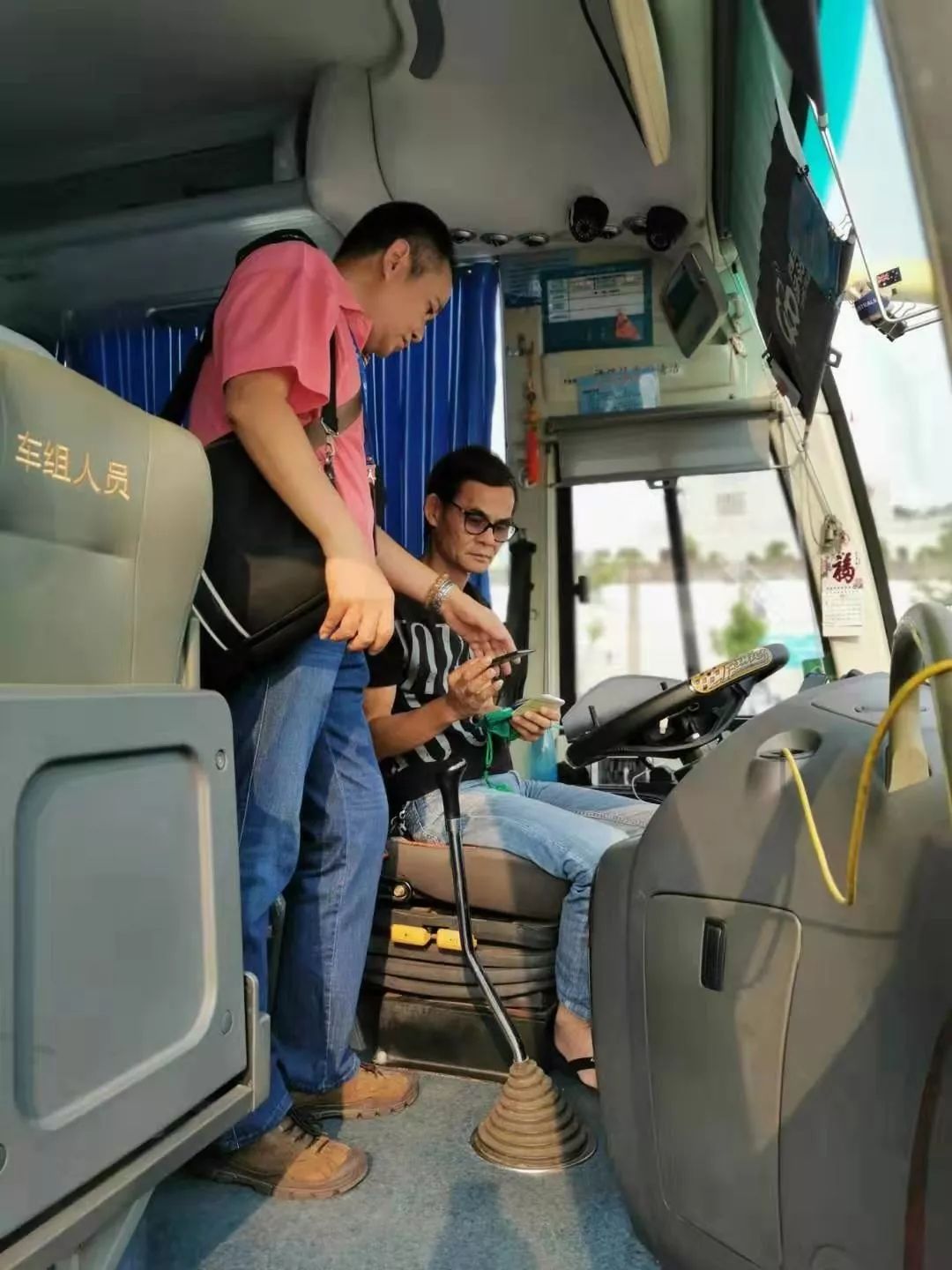 假日中一道靓丽的风景,假日里那个忙碌的身影