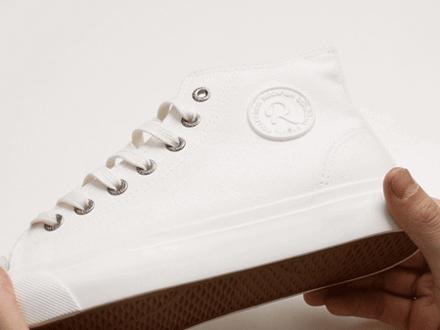 黑色高帮小众原创运动帆布鞋,英伦风低帮帆布鞋推荐