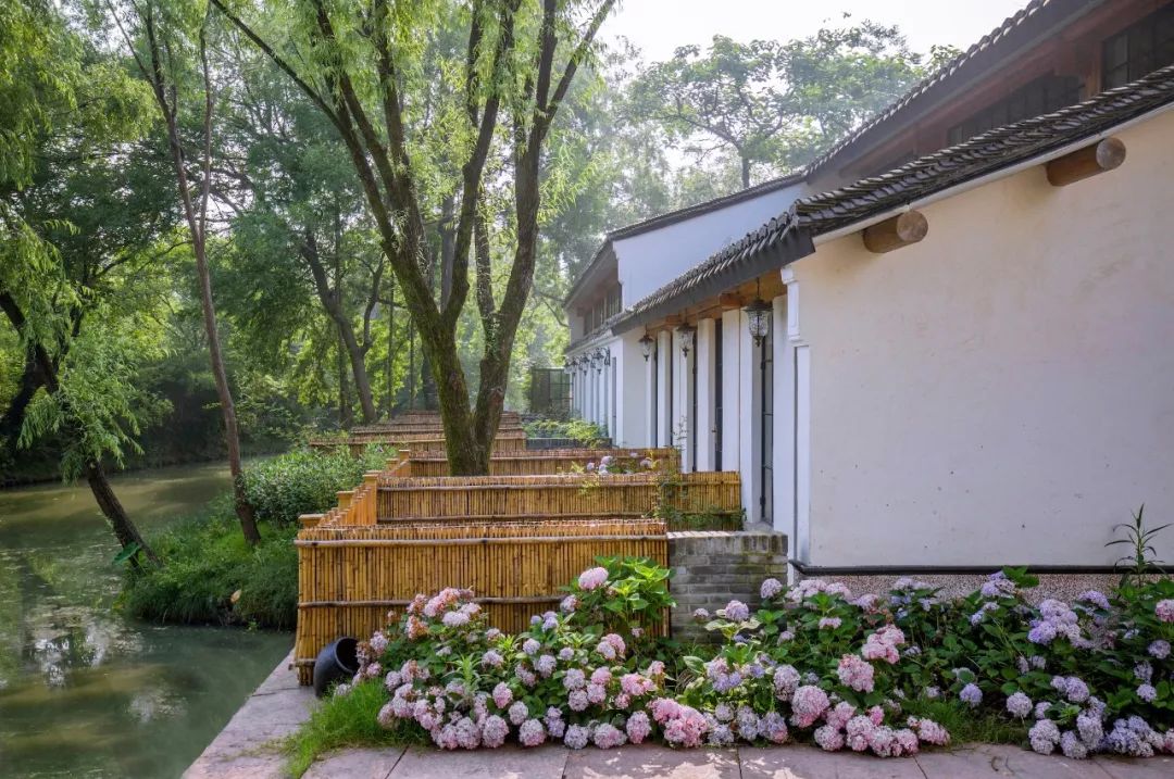 不输京都的乘船入户体验,15000m²水边村落刷新浙江度假体验,错峰直降千元!【浙里好玩】