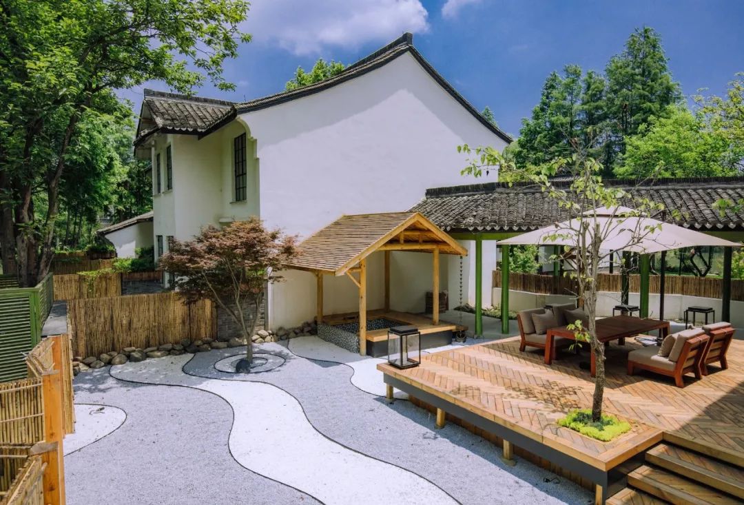 耗时3年的花间堂创始人新作，以船代步揭开杭城小众一面