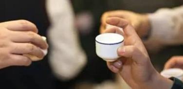 酒后同席责任划分标准,酒后出事共饮者责任法律规定