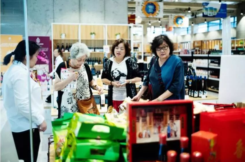 价格堪比双11！上海又添“买买买”新地标，最新进博商品这里都能买得到！