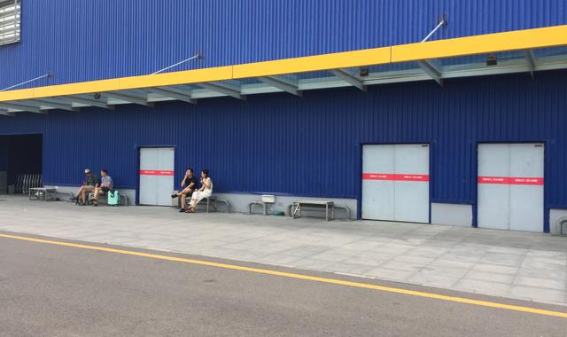 四元桥宜家门口，王先生的搬家送货生意不总是那么好做|北京故事