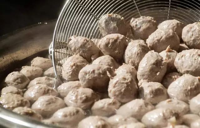 超级正宗的手打潮汕牛肉丸,正宗潮汕牛肉丸纯手工会爆汁