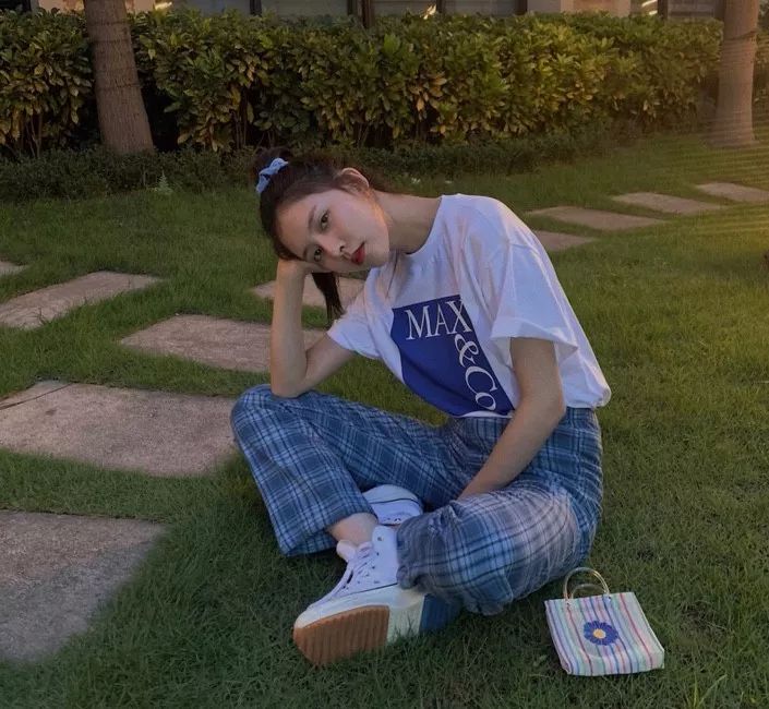 不用代购就能买到的爽肤水,宝石蓝针织宋妍霏同款