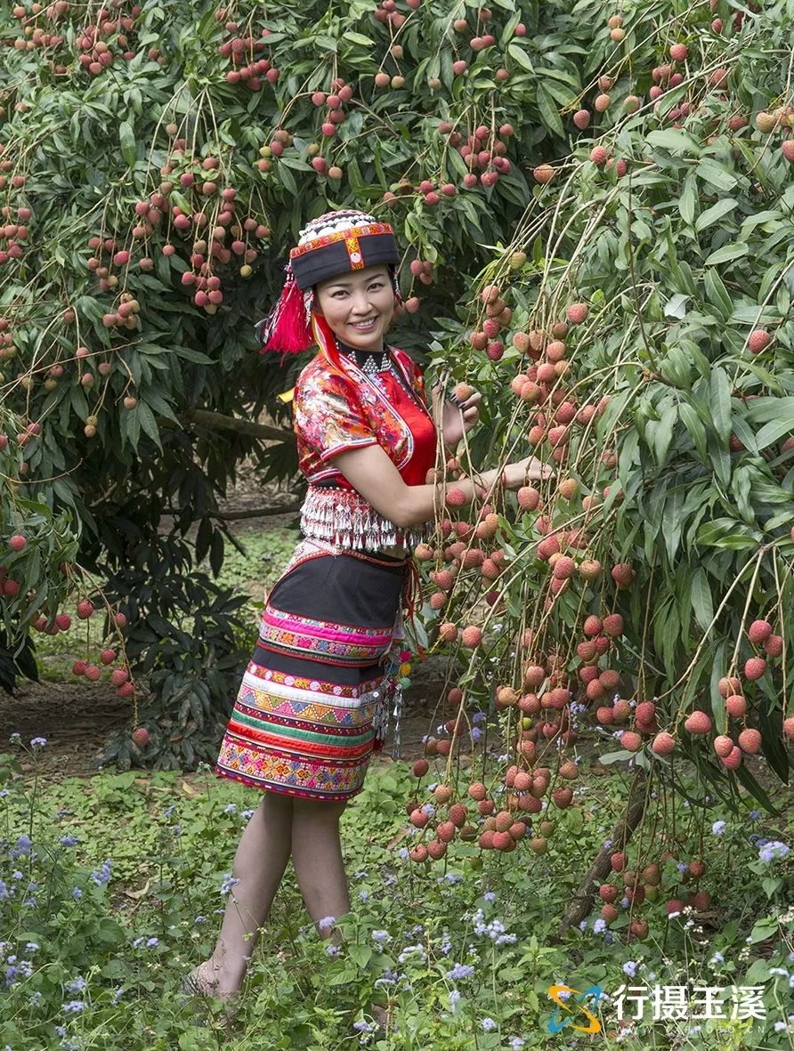 云南玉溪新平花腰傣服饰,傣族花腰傣服饰讲解