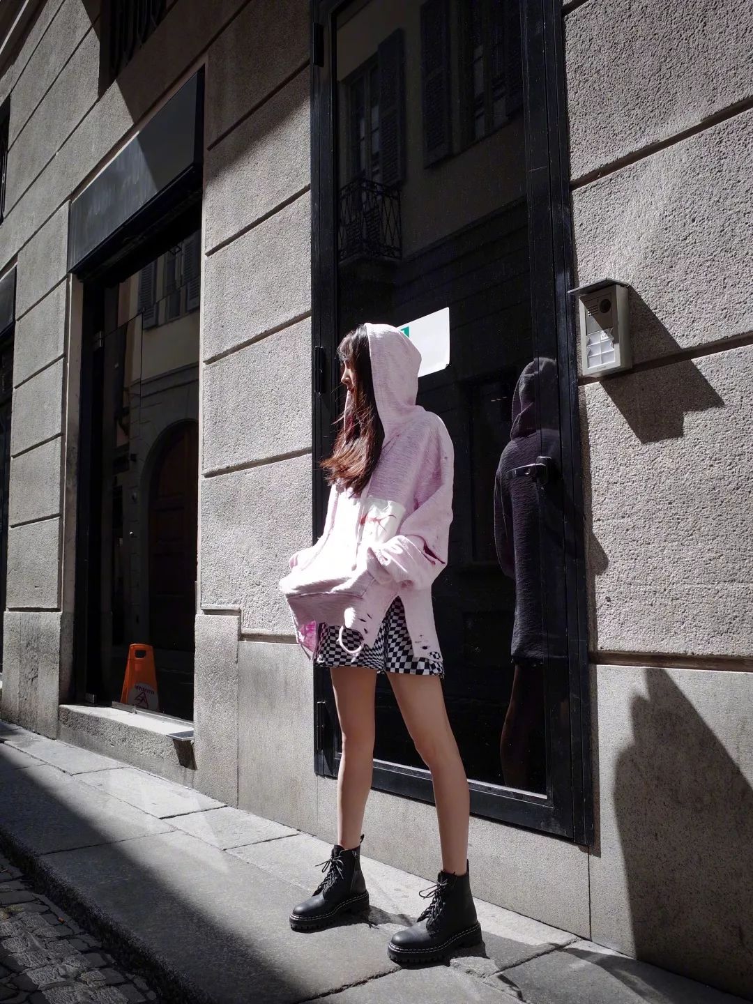 拯救腿粗,马丁靴怎么选择显腿小又年轻